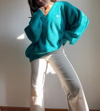 Charger l'image dans la galerie, Pull col V Lacoste en grosse maille des années 80' - XL