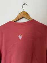 Charger l'image dans la galerie, Pull Lacoste broderie fleurs des années 80’ - L