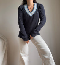 Charger l'image dans la galerie, Pull col V Lacoste à la maille tressée - S