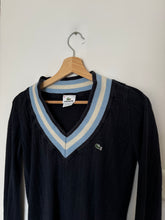 Charger l'image dans la galerie, Pull col V Lacoste à la maille tressée - S