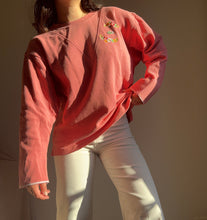 Charger l'image dans la galerie, Pull Lacoste broderie fleurs des années 80’ - L