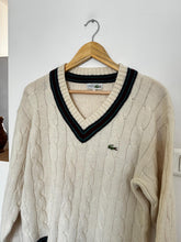 Upload image to gallery, Pull col V Lacoste à la maille tressée des années 80' - M