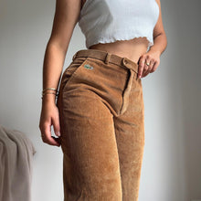 Upload image to gallery, Pantalon Lacoste en velours côtelé fabriqué en France des années 80' - S/M