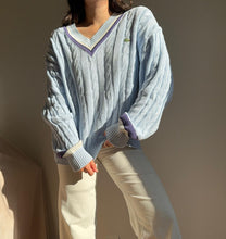 Upload image to gallery, Pull col V Lacoste à la maille tressée des années 80' - XL