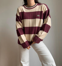 Charger l'image dans la galerie, Pull Lacoste à rayures bordeaux fabriqué dans les années 90' - L