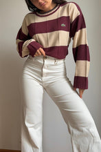 Charger l'image dans la galerie, Pull Lacoste à rayures bordeaux fabriqué dans les années 90' - L