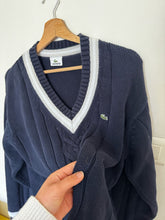 Charger l'image dans la galerie, Pull col V Lacoste en maille tressée - XL