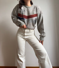 Upload image to gallery, Pull Lacoste brodé des années 80' fabriqué en France - L