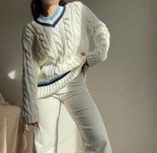 Upload image to gallery, Pull col V "Classique Lacoste" à la maille tressée - M