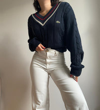 Charger l'image dans la galerie, Pull col V Lacoste à la maille tressée fabriqué en France des années 80' - L