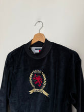 Upload image to gallery, Pull Tommy Hilfiger en velours broderie blason - XS
