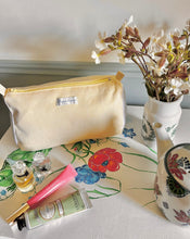 Upload image to gallery, La trousse Ourson upcyclée
