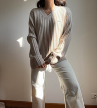 Charger l&#39;image dans la galerie, Pull col V Lacoste en grosse maille côtelée - L
