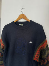 Charger l&#39;image dans la galerie, Pull Lacoste broderie blason des années 80’ - L

