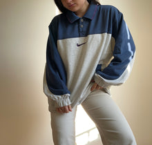 Upload image to gallery, Sweat Nike vintage brodé - M
