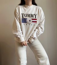 Charger l&#39;image dans la galerie, Sweat Tommy Hilfiger brodé - S
