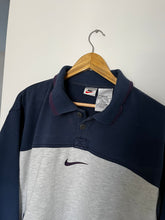 Upload image to gallery, Sweat Nike vintage brodé - M
