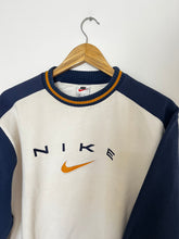 Upload image to gallery, Sweat Nike brodé vintage - L
