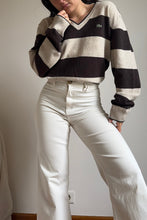 Upload image to gallery, Pull col V Lacoste à rayures en laine - L
