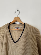 Upload image to gallery, Pull col V Levi’s en grosse maille en laine - L
