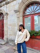 Charger l'image dans la galerie, Pull col V Lacoste à la maille tressée des années 80’ - XL
