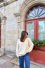 Charger l'image dans la galerie, Pull col V Lacoste à la maille tressée des années 80’ - XL
