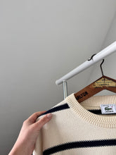 Charger l&#39;image dans la galerie, Pull Lacoste Yatching des années 80’ - L
