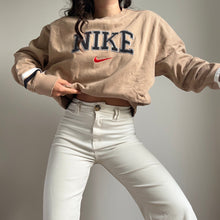 Upload image to gallery, Sweat Nike vintage brodé - M
