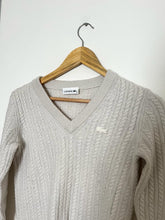 Upload image to gallery, Pull Lacoste col V maille tressée en laine &amp; cachemire - XS
