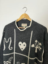 Upload image to gallery, Pull vintage à motifs - XL
