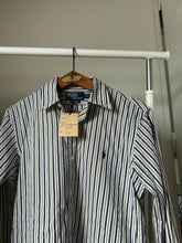 Upload image to gallery, Chemise Ralph Lauren à rayures - S
