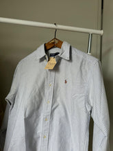 Upload image to gallery, Chemise Ralph Lauren à rayures - M
