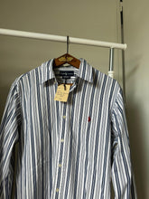 Upload image to gallery, Chemise Ralph Lauren à rayures - L
