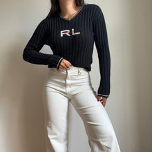 Upload image to gallery, Pull col V Ralph Lauren « RL » maille côtelée - S
