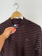 Charger l&#39;image dans la galerie, Pull col roulé Tommy Hilfiger à rayures - L
