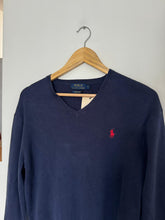 Charger l&#39;image dans la galerie, Pull col V Ralph Lauren en coton - S
