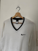 Charger l&#39;image dans la galerie, Pull col V Nike en coton - M
