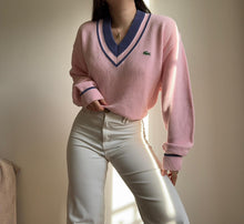 Upload image to gallery, Pull col V Lacoste fabriqué dans les années 90&#39;s - L
