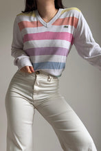 Upload image to gallery, Pull col V Lacoste en coton à rayures multicolores - M
