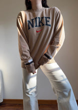 Upload image to gallery, Sweat Nike brodé - M
