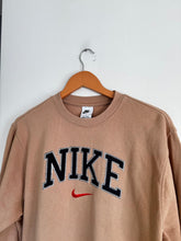 Upload image to gallery, Sweat Nike brodé - M
