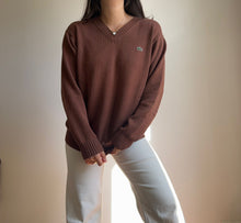 Charger l&#39;image dans la galerie, Pull col V Lacoste en coton - M
