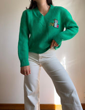Charger l&#39;image dans la galerie, Pull col V Lacoste en laine big croco - S
