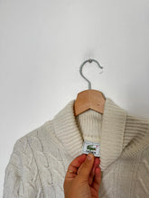 Charger l&#39;image dans la galerie, Pull col roulé Lacoste en grosse maille - S
