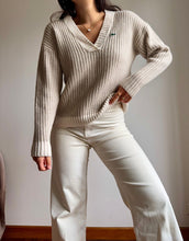 Charger l&#39;image dans la galerie, Pull col V Lacoste en grosse maille - XS
