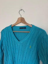 Charger l&#39;image dans la galerie, Pull col V Ralph Lauren à la maille tressée - S
