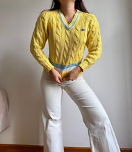 Upload image to gallery, Pull col V Lacoste &quot;Izod&quot; fabriqué dans les années 70&#39;s à la maille tressée - XS
