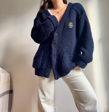 Charger l'image dans la galerie, Gilet "Lacoste Club" en grosse maille des années 80' fabriqué en France - XL
