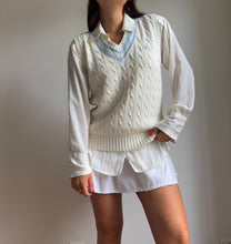 Charger l&#39;image dans la galerie, Pull col V sans manche Ralph Lauren en maille tressée - M
