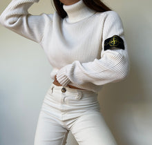 Upload image to gallery, Col roulé Stone Island - M
